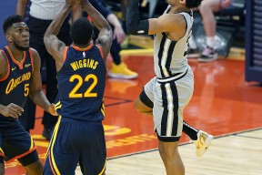 NBA常规赛赛程吃紧，本菲卡加时末段门线救险，更衣室稳定，年轻球员得到机会的简单介绍